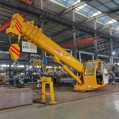 Tất cả các cần cẩu trên boong tàu xoay cần cẩu bằng kính thiên văn ngoài khơi