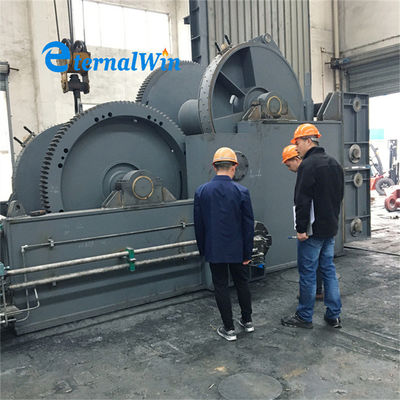 Tàu có hệ thống kéo thủy lực 45ton